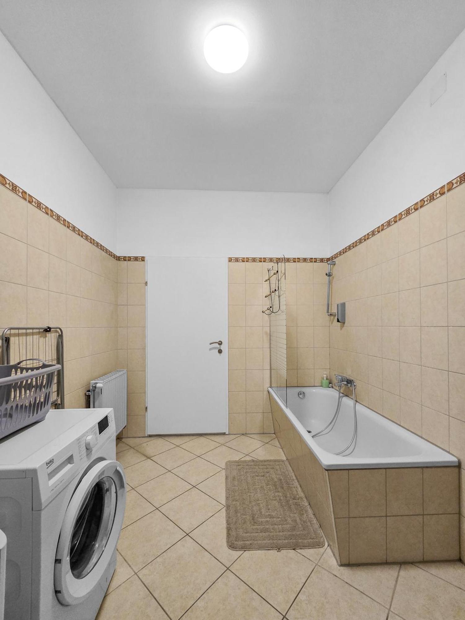 Three King-Size Beds, Three Bedrooms Вена Экстерьер фото